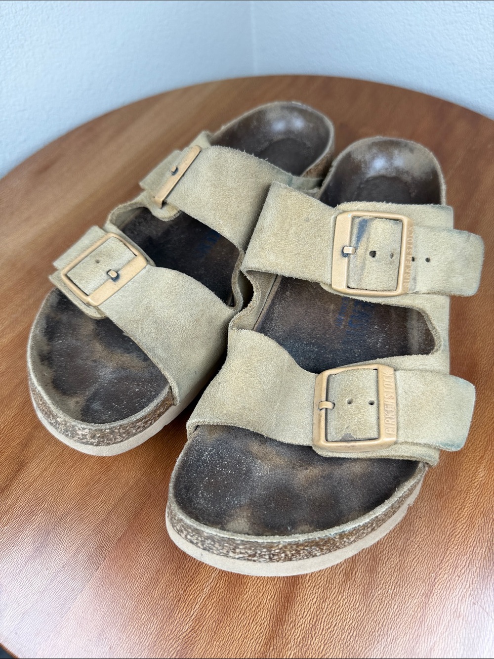 Birkenstock Arizona Sandals USED BEAT UP Size 39/8 Narrow Tan Suede Leather